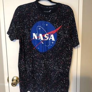 Large men’s NASA t-shirt